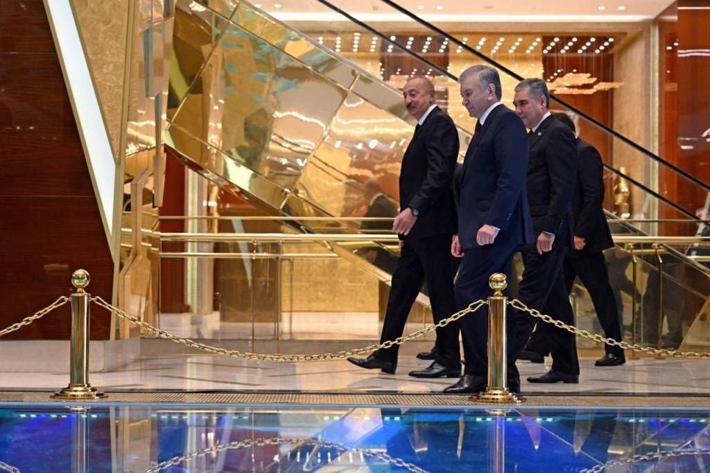 LE TURKMÉNISTAN, L'AZERBAÏDJAN ET L'OUZBÉKISTAN LANCENT UN NOUVEAU CAP STRATÉGIQUE