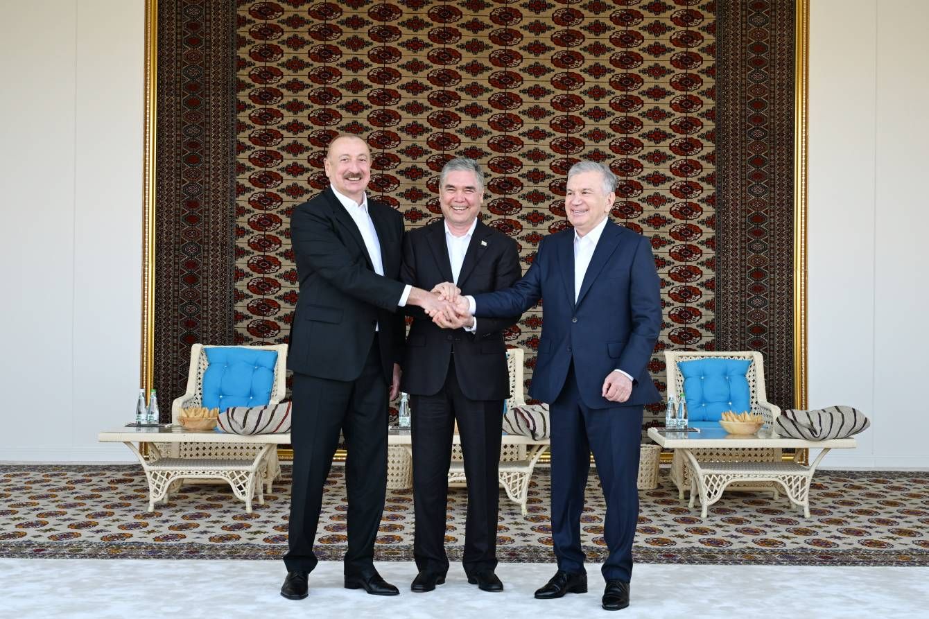 L'OUZBÉKISTAN REJOINT LE TURKMÉNISTAN ET L'AZERBAIDJAN DANS LEUR INITIATIVE VISANT À ÉLARGIR LES CORRIDORS COMMERCIAUX ET DE TRANSIT