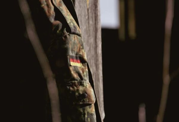 NOUVEAU SERVICE MILITAIRE EN ALLEMAGNE: D'ABORD VOLONTAIRE, OBLIGATOIRE SI NÉCESSAIRE