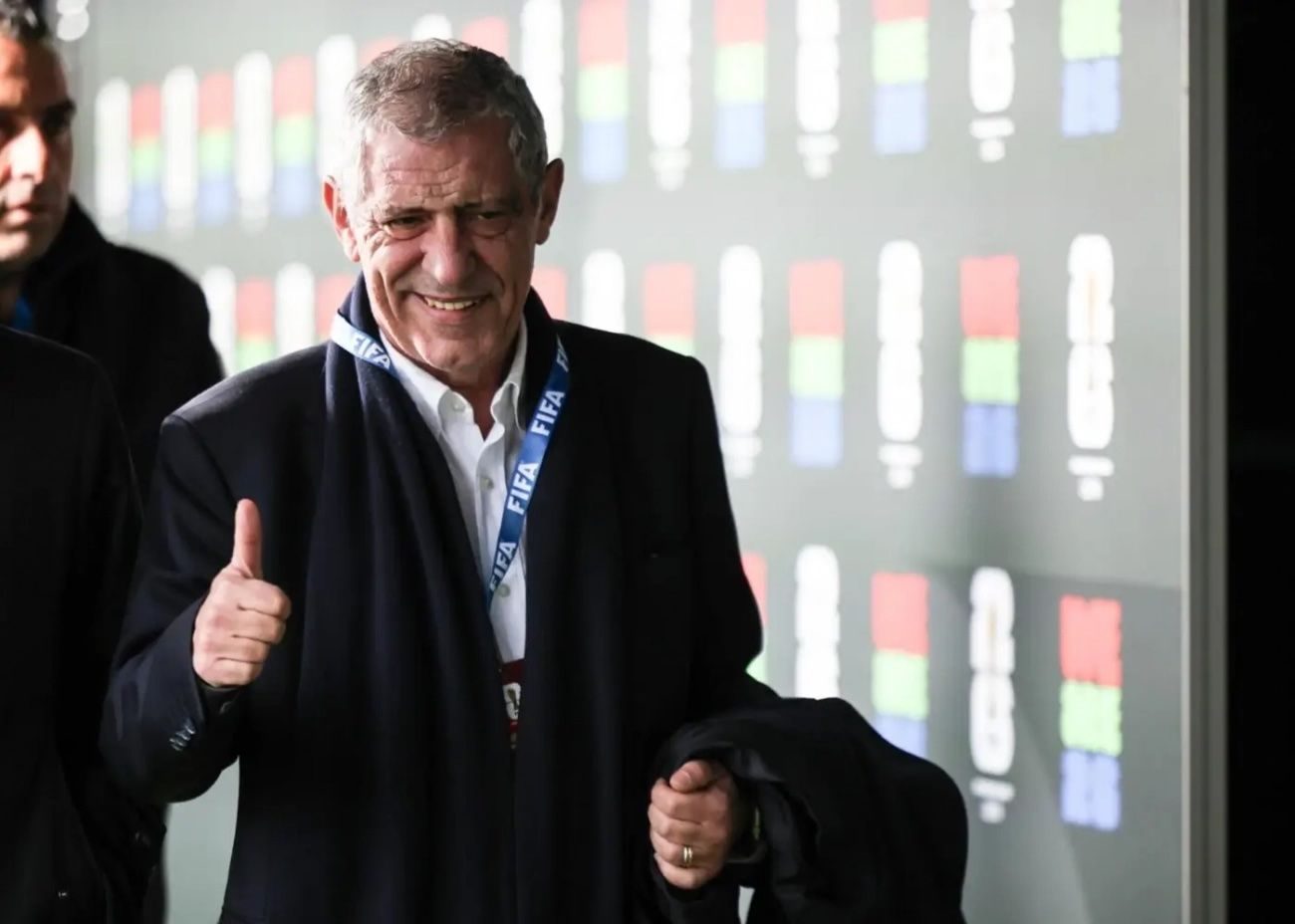 LE SÉLECTIONNEUR DE L'ÉQUIPE DE FOOT AZERBAÏDJANAISE LICENCIÉ