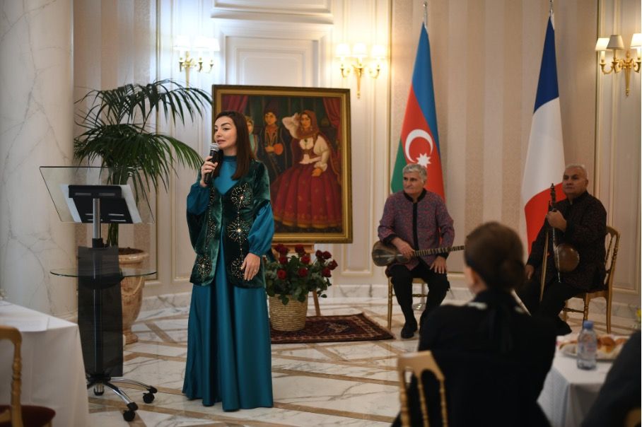 LA PRINCESSE POÉTESSE NATAVAN CÉLÉBRÉE À PARIS