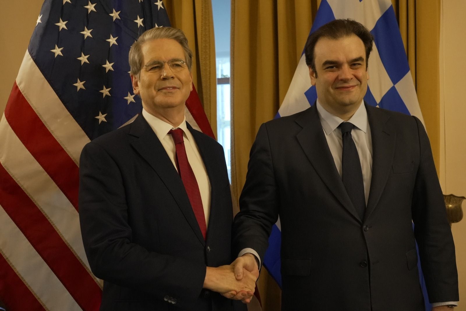 RENFORCEMENT DES LIENS ÉCONOMIQUES GRÈCE–ÉTATS-UNIS