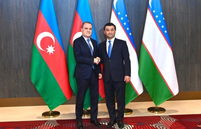 L’AZERBAÏDJAN ET L’OUZBEKISTAN RENFORCENT LEUR PARTENARIAT STRATEGIQUE LORS D’UNE RENCONTRE A SAMARCANDE