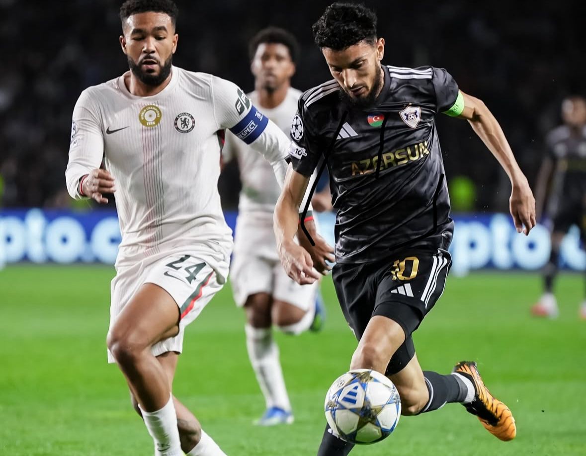 CHELSEA TENUE EN ÉCHEC 2–2 PAR QARABAG À BAKOU