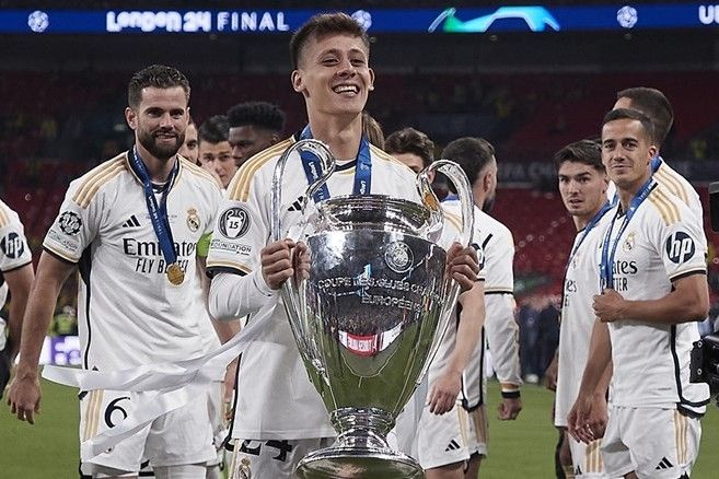 MANCHESTER CITY S’INTÉRESSE À ARDA GÜLER