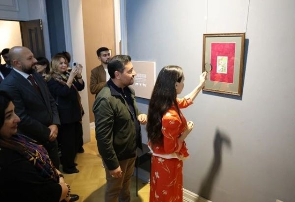 UNE EXPOSITION DU CÉLÈBRE MINIATURISTE OUZBEK JAHONGIR ASHUROV INAUGURÉE À BAKOU