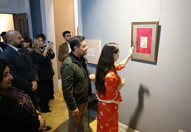 UNE EXPOSITION DU CÉLÈBRE MINIATURISTE OUZBEK JAHONGIR ASHUROV INAUGURÉE À BAKOU