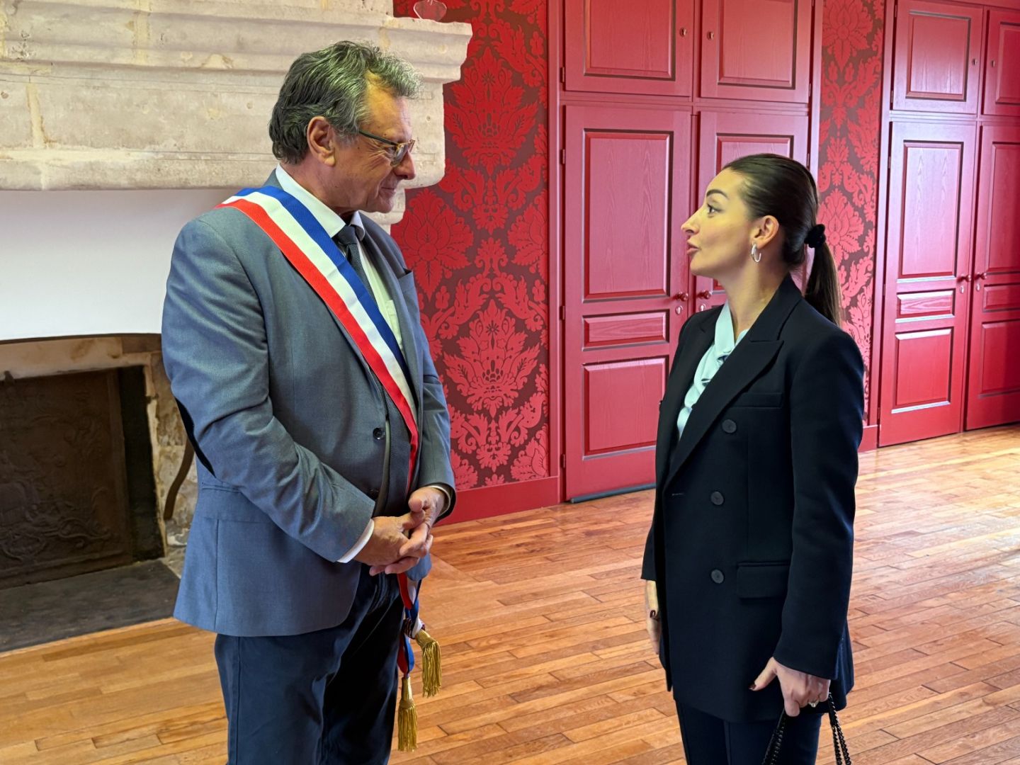 UNE DELEGATION DE L'AMBASSADE D'AZERBAIDJAN EN FRANCE RENCONTRE LE MAIRE DE COLOMBEY-LES-DEUX-EGLISES