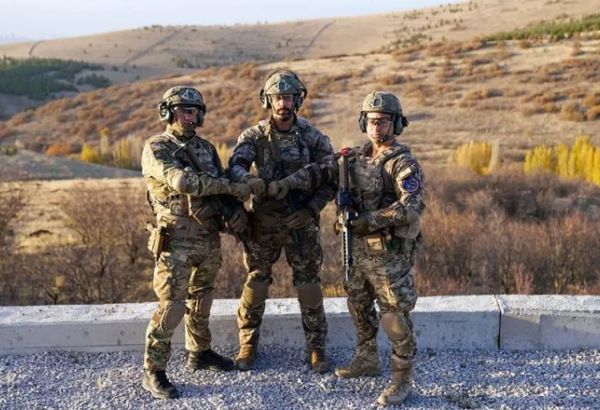 CAUCASİAN EAGLE-2025 : DES FORCES D’ÉLİTE AZERBAÏDJANAİSES, TURQUES ET GÉORGİENNES MÈNENT DES MANŒUVRES CONJOİNTES À ANKARA