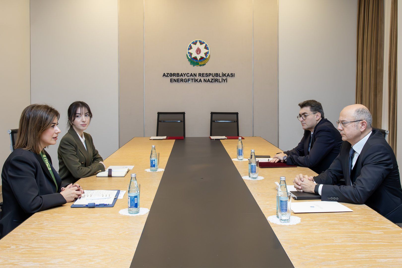 L’AZERBAÏDJAN SİGNE UN ACCORD DE PAYS HÔTE AVEC LE CENTRE POUR L’ÉNERGİE PROPRE DE L’ORGANİSATİON DE COOPÉRATİON ÉCONOMİQUE