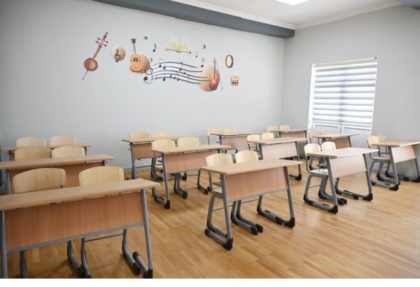 L'USAGE DE LA LANGUE AZERIE VA S'ETENDRE ENCORE DANS L'ENSEIGNEMENT