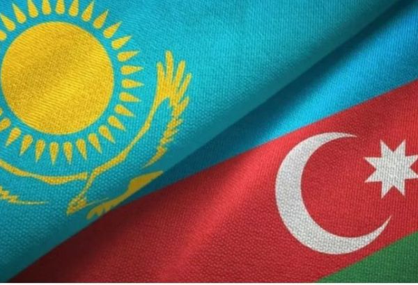 AZERBAÏDJAN ET KAZAKHSTAN RENFORCENT LEUR PARTENARIAT : UN TABLE RONDE S’EST TENUE A BAKOU
