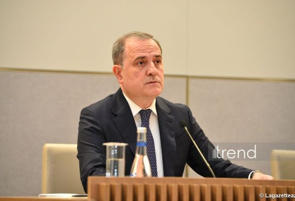 LE PARAPHE DE L’ACCORD DE PAİX ENTRE L’AZERBAÏDJAN ET L’ARMÉNİE OUVRE LA VOİE À DE NOUVELLES RÉALİTÉS GÉOPOLİTİQUES DANS LA RÉGİON