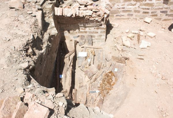 UN MESSAGE VENU DU PASSE : DES TOMBES MYSTERIEUSES DE L’EPOQUE DES ILKHANIDES DECOUVERTES A NAKHITCHEVAN