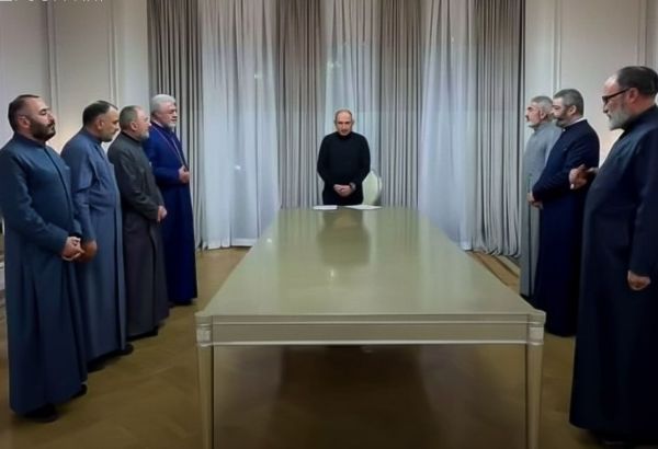 L'ÉGLİSE ARMÉNİENNE PRÉPARE UNE FUİTE VERS MOSCOU