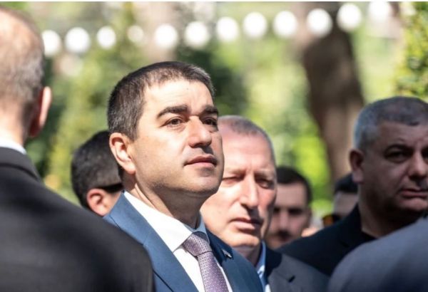 PAPOUASHVILI EXHORTE LES GEORGIENS A ECOUTER L'EGLISE PLUTOT QUE BRUXELLES