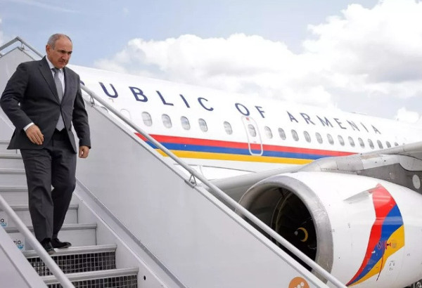 NIKOL PACHINIAN EN ROUTE POUR DAVOS AFIN DE SIGNER LA CHARTE DU « CONSEIL DE LA PAIX »