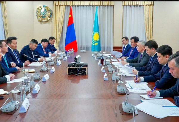 LE KAZAKHSTAN ET LA MONGOLIE VISENT A PORTER LEURS ECHANGES COMMERCIAUX A 500 MILLIONS DE DOLLARS