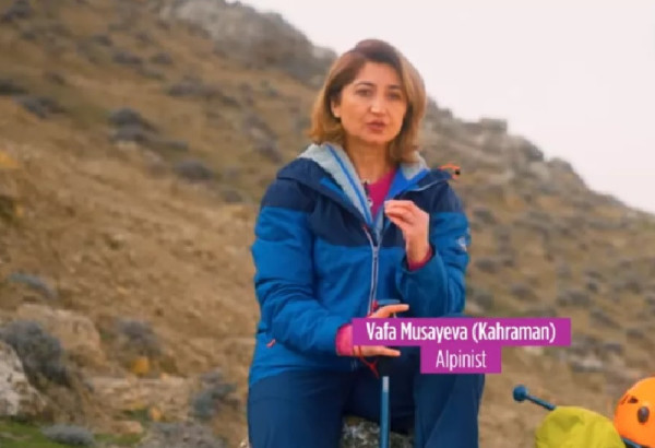 VAFA MUSAYEVA DEVIENT LA PREMIERE FEMME D'AZERBAIDJAN A GRAVIR L'EVEREST