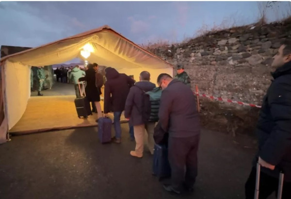 "PONT DE LA PAIX": UNE DELEGATION AZERBAIDJANAISE EST ARRIVEE EN ARMENIE