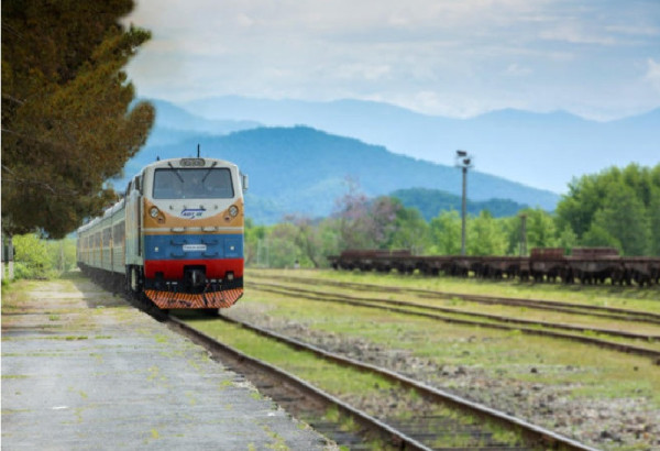 L'ARMENIE VEUT SE DEGAGER DE L'EMPRISE DES CHEMINS DE FER RUSSES