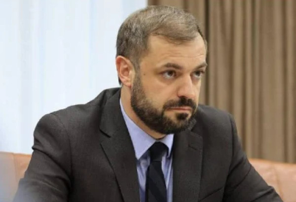 PAPOYAN APPELLE A ACHETER DAVANTAGE D’ESSENCE AZERBAÏDJANAISE