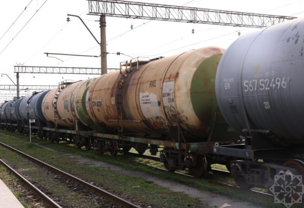 L’AZERBAÏDJAN ENVOIE DES PRODUITS PETROLIERS ET DES ENGRAIS RUSSES VERS L’ARMENIE