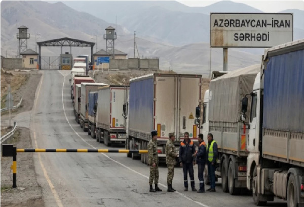 L'AZERBAIDJAN ET L'IRAN OUVRENT LE PASSAGE AUX CAMIONS DE MARCHANDISES A LA FRONTIERE