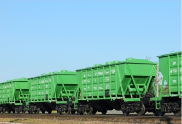 UN TRAIN DE CEREALES RUSSES EN ROUTE VERS L'ARMENIE VIA L'AZERBAIDJAN