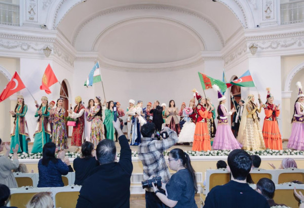 À BAKOU, UNE SOIREE DEDIEE A LA CULTURE DU MONDE TURCIQUE