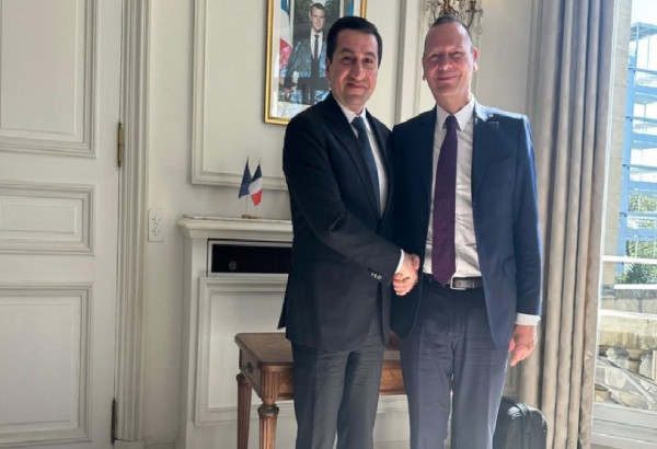 L'AZERBAIDJAN ET LA FRANCE EVOQUENT LEURS RELATIONS BILATERALES A PARIS