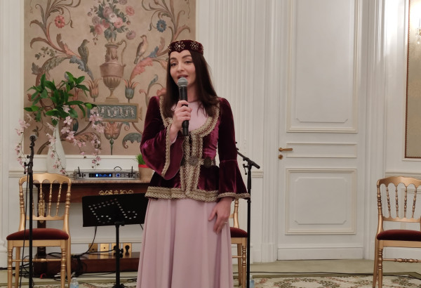 LA FÊTE DE NOVROUZ A ÉTÉ CÉLÉBRÉE DANS LA JOIE ET LA SOLENNITE À PARİS