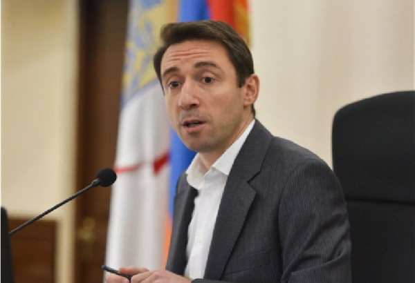 UN NOUVEAU CANDIDAT DE L'OPPOSITION PRESENTE PAR SON PARTI POUR LES ELECTIONS LEGISLATIVES