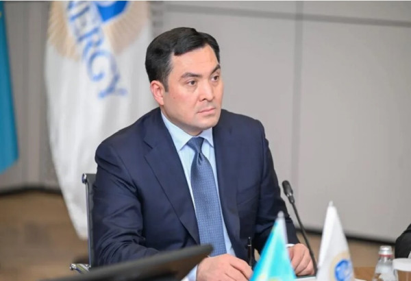 LE MINISTRE KAZAKH DE L'ENERGIE A PROPOSE AUX ETATS-UNIS UNE COOPERATION POUR EVACUER LES HYDROCARBURES PAR LA CASPIENNE