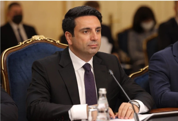 "L'ARMENIE NE DEVRAIT JAMAIS AVOIR DE REVENDICATIONS TERRITORIALES ENVERS SES VOISINS"