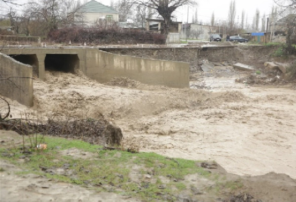 PLUS DE 500 MAISONS ET EXPLOITATIONS TOUCHEES PAR LES INONDATIONS A KHATCHMAZ