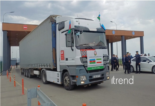 UN NOUVEAU CONVOI D'AIDE HUMANITAIRE D'AZERBAIDJAN SE REND EN IRAN