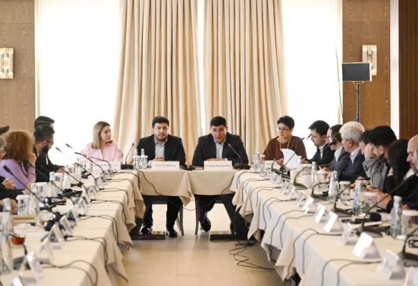 DEUXIEME TABLE RONDE BILATERALE ENTRE SOCIETES CIVILES AZERBAÏDJANAISES ET ARMENIENNES DANS LE CADRE DE L’INITIATIVE « PONT DE LA PAIX »