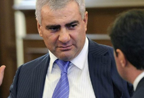 KARAPETIAN RENONCE A LA CITOYENNETE RUSSE ET PEUT VALABLEMENT SE PRESENTER AUX ELECTIONS EN ARMENIE