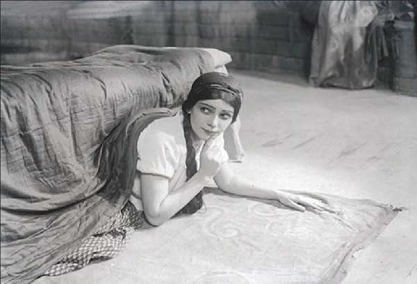 ANNIVERSAIRE DE LA COMEDIENNE FATMA GADRI: UN DESTIN LIE A LA NAISSANCE DU THEATRE AZERBAIDJANAIS MODERNE