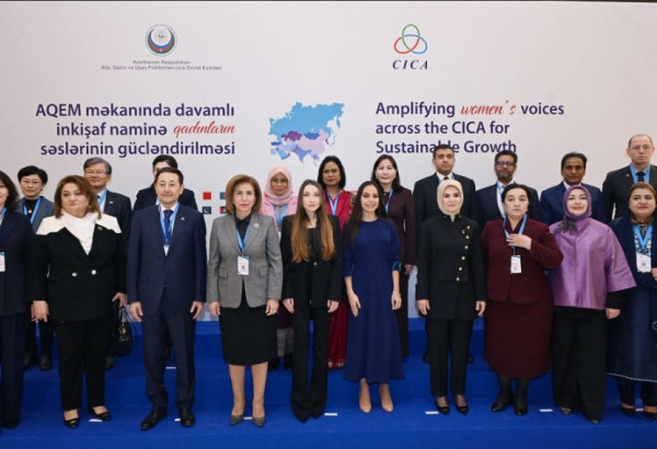 BAKOU A ACCUEILLI LA CEREMONIE D'OUVERTURE DE LA CONFERENCE INTERNATIONALE "AMPLIFIER LA VOIX DES FEMMES AU SEIN DE LA C.I.C.A."