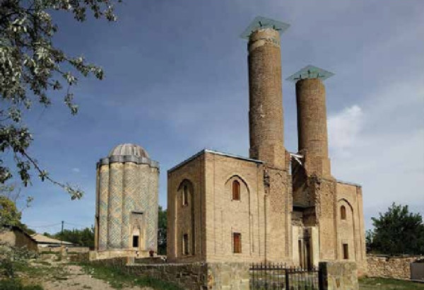 CARACTERISTIQUES DE L'ARCHITECTURE DE LA PERIODE SELJOUKIDE EN AZERBAIDJAN - PHOTOS