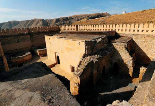 AZERBAIDJAN - LES TEMOIGNAGES DE L'ARCHEOLOGIE ISLAMIQUE -  PARTIE 2