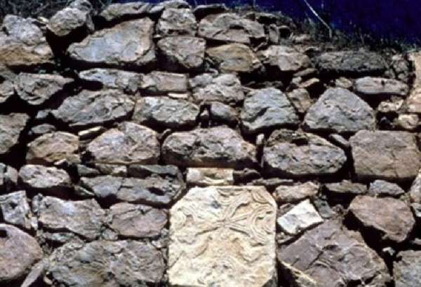 AU KARABAGH, LES CONSTRUCTIONS (RECENTES) ARMENIENNES NE RELEVENT PAS DE LA NOTION DE "PATRIMOINE"