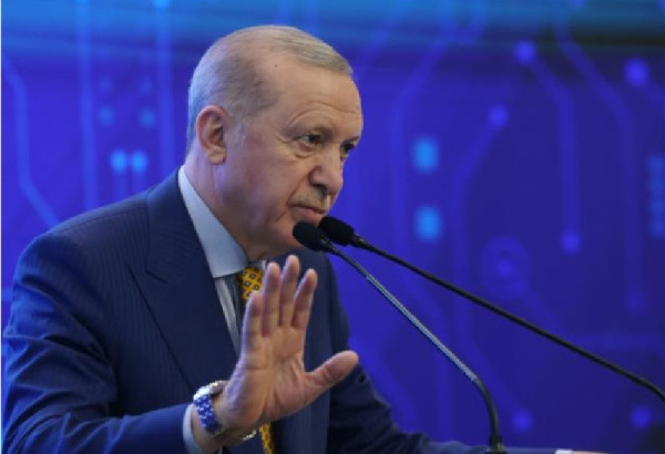 ERDOGAN A APPELE LA COMMUNAUTE INTERNATIONALE A S'INSPIRER DES PROCESSUS DE PAIX EN COURS DANS LE CAUCASE DU SUD