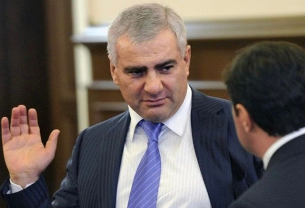 L'ARMENIE ARRETE 14 MILITANTS DE KARAPETIAN POUR DES SOUPCONS DE CORRUPTION ELECTORALE