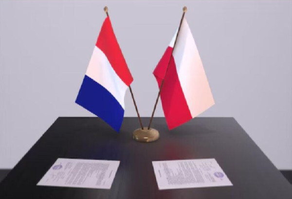 LA FRANCE ET LA POLOGNE ENVISAGENT DES EXERCICES NUCLEAIRES CONJOINTS