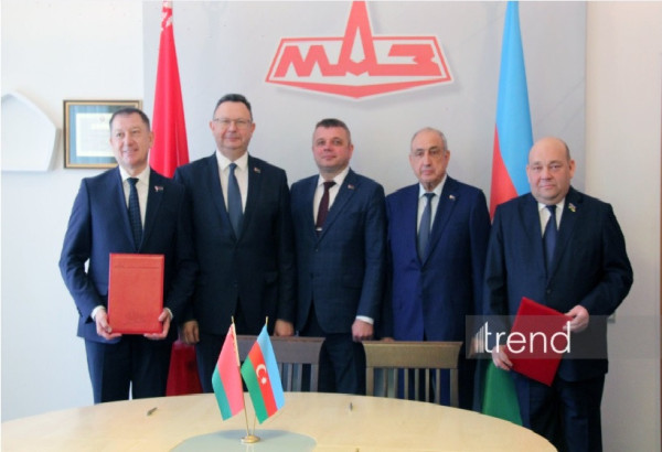 LES AMBASSSADEURS D'AZERBAIDJAN ET DU BELARUS SALUENT UN NOUVEL ACCORD INDUSTRIEL ENTRE GANDJA ET MINSK