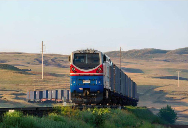 LE CHEMIN DE FER CHINE-KIRGHIZISTAN-OUZBEKISTAN GAGNE EN IMPORTANCE STRATEGIQUE