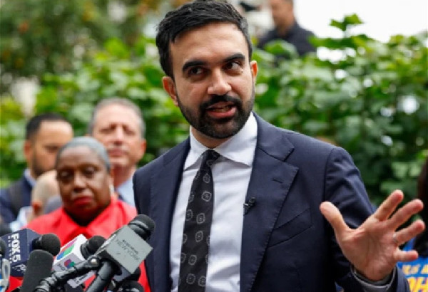 LE MAIRE DE NEW-YORK, TROP FORME AU MARKETING POLITIQUE SE TRANSFORME EN UN SIMPLE PROPAGANDISTE